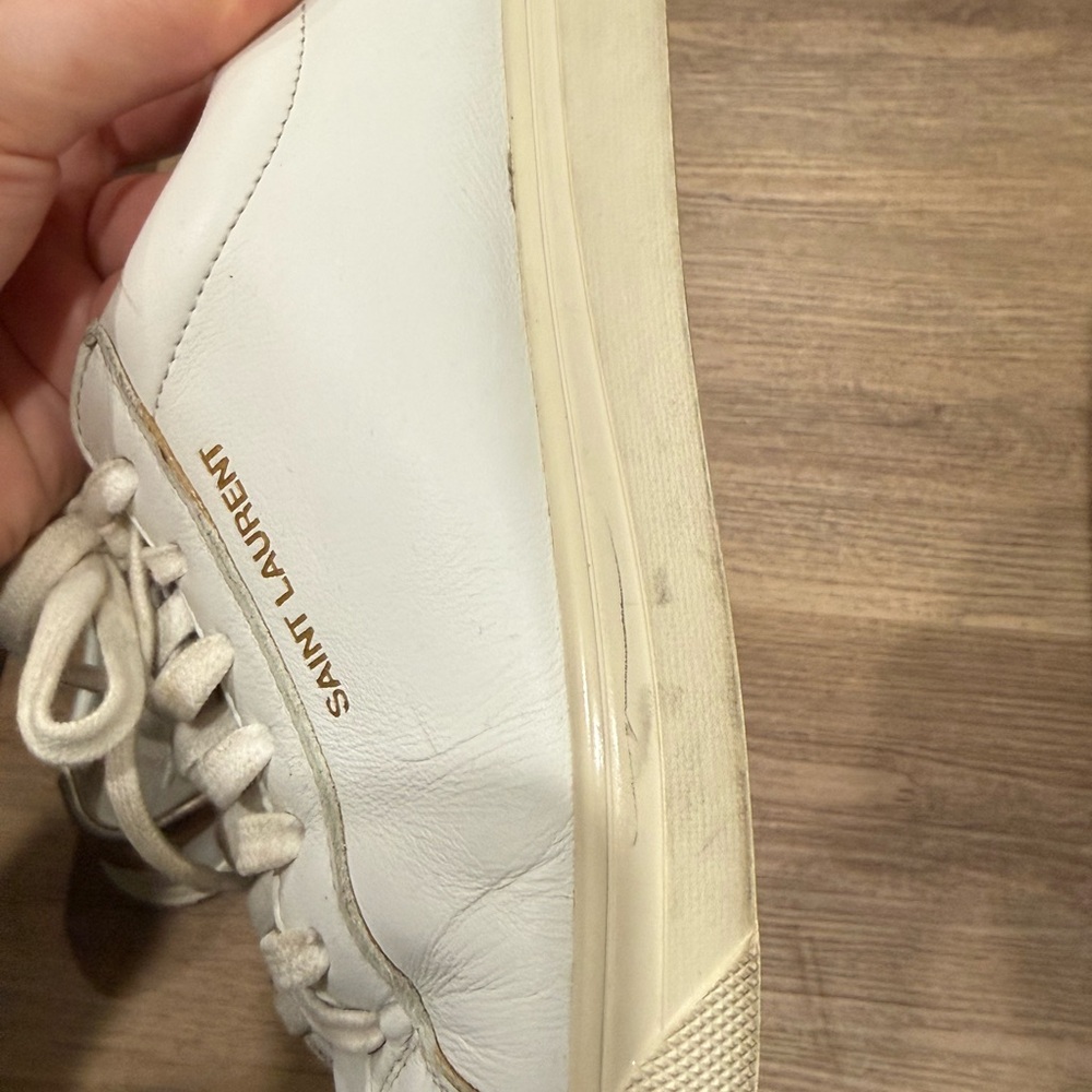 Saint Laurent White/Gold Low Cut Leather Lace-Up Sneakers - Picture 16 of 16